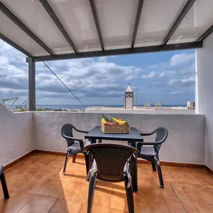 https://bungalow-la-marisma-puerto-del-carmen.in-canary-islands.com